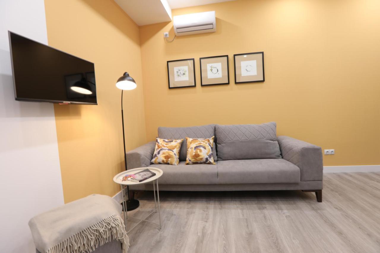 Hotelise I Blue-Poppy Apartment Ереван Екстериор снимка