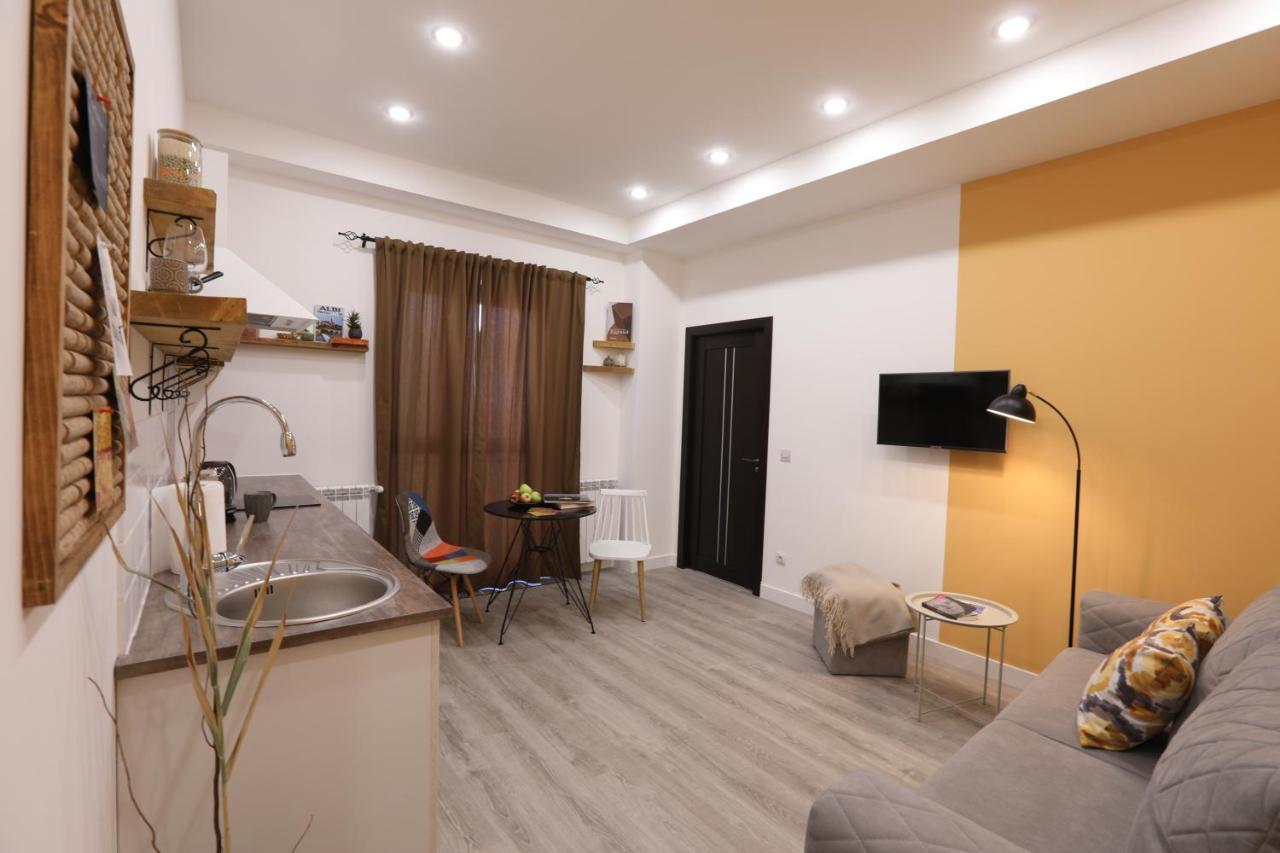 Hotelise I Blue-Poppy Apartment Ереван Екстериор снимка