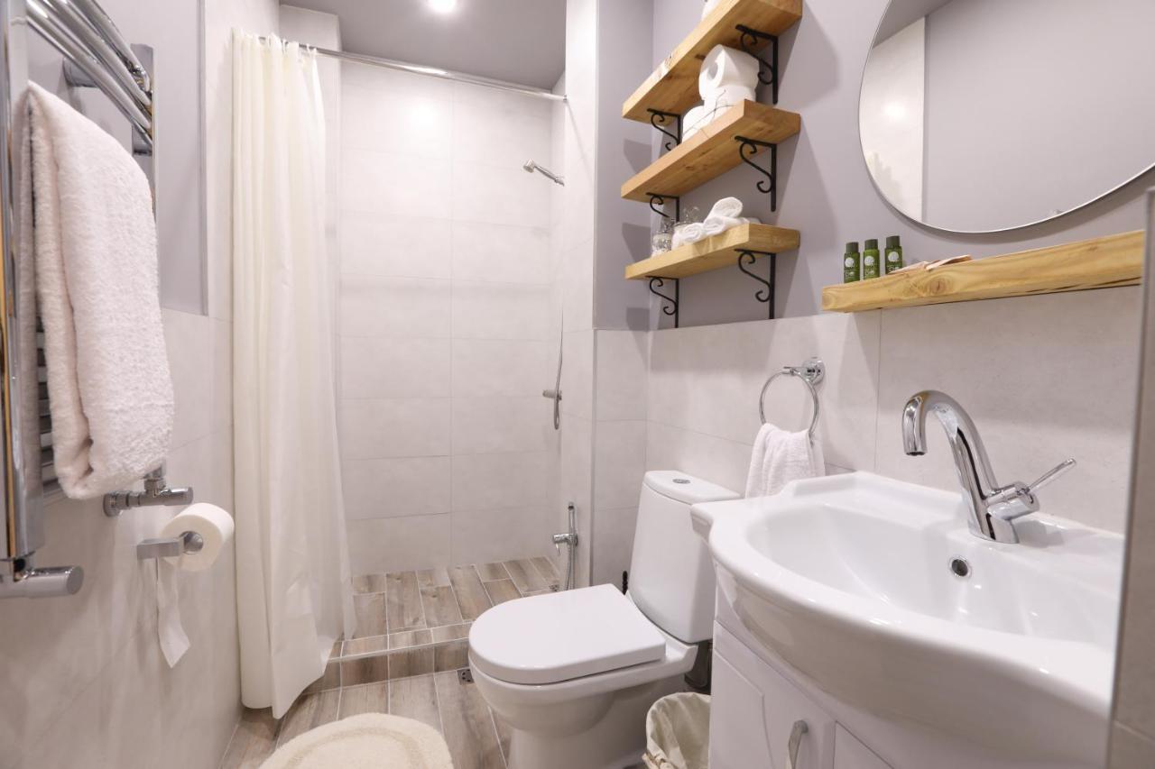 Hotelise I Blue-Poppy Apartment Ереван Екстериор снимка